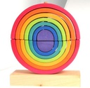 Tour d'arcs en ciel multicolore