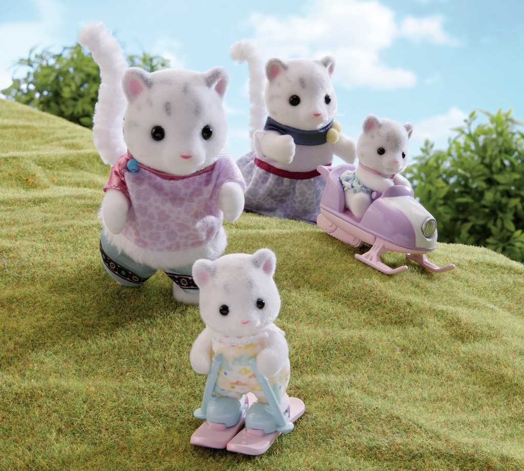 Sylvanian Families Snow Leopard Family Figures