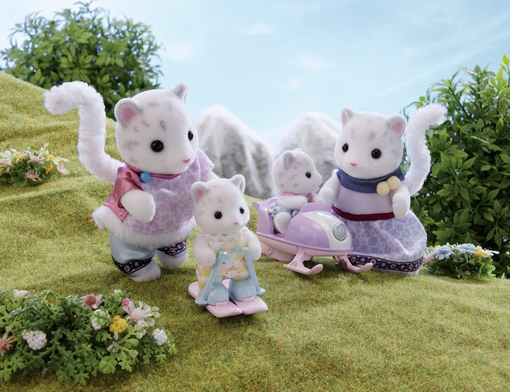 Sylvanian Families Snow Leopard Family Figures
