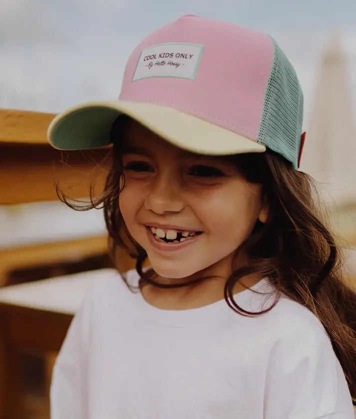 casquette-enfants-bebes-eco-responsable-trucker-rose-vert-hello-hossy.webp