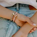 ByEloise-Metallic-Beach-GoldQuatrefoil-Lifestyle-01_900x.webp