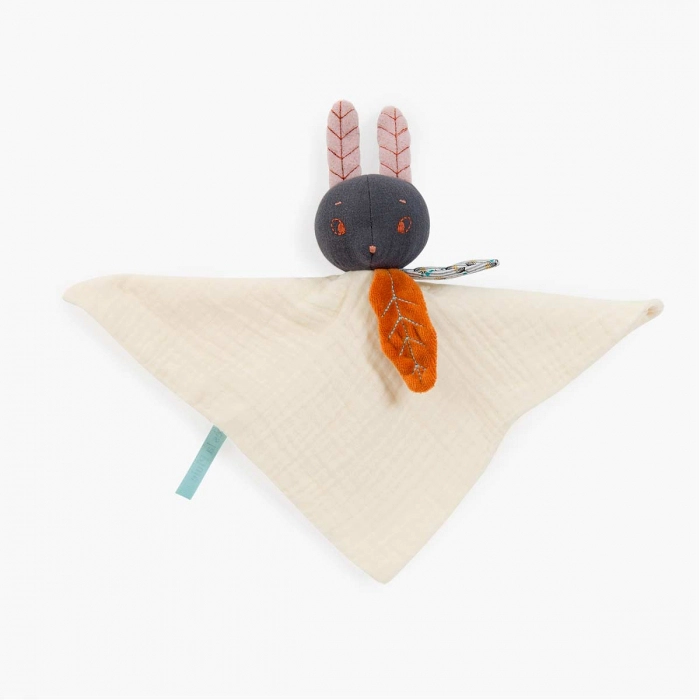 Doudou lapin creme apres la pluie