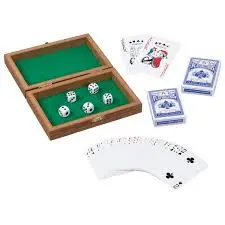54 cartes et 5 dés