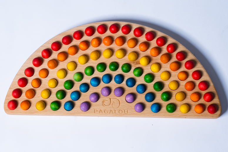 Pagalou - Arc-en-ciel Montessori petit avec boules en bois
