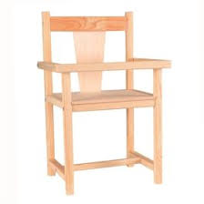 Chaise poupée en bois