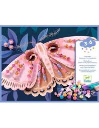 Enfilage de perles et fils chenilles