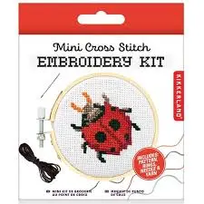Kit broderie cocinelles 