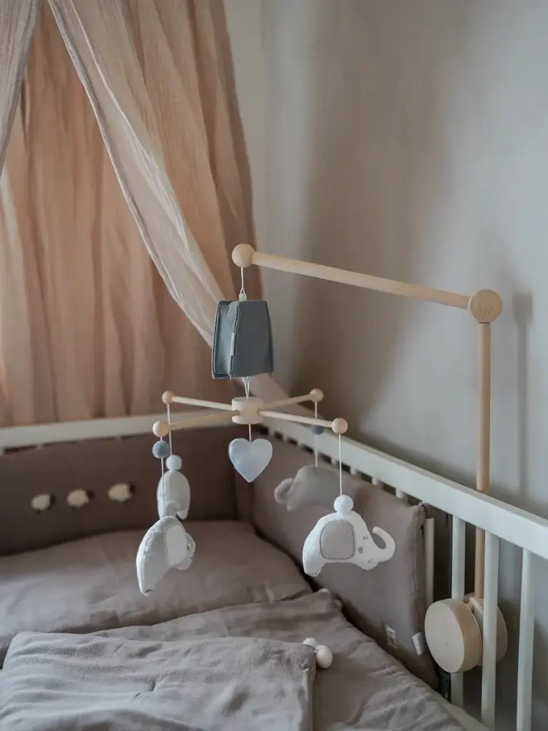 Mobile musical éléphant