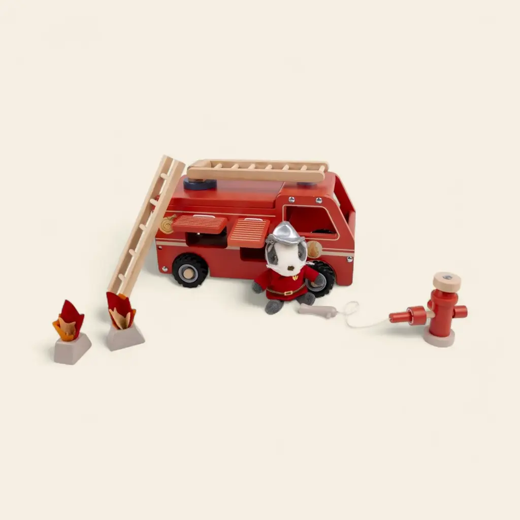 Le grand camion de pompiers et son ami miniature